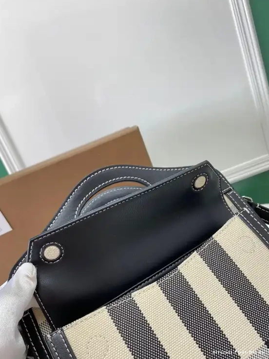 Official FirstBag Ru Pocket Bag BURBERRY 0604